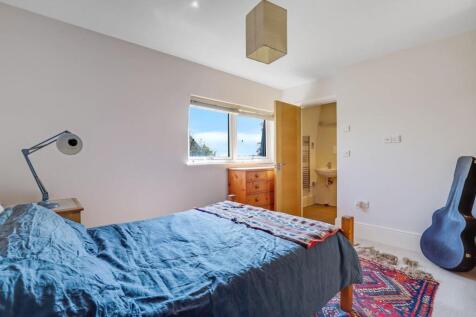 01-31c5JHPropWorld - Flat 9, 2-4 Trewsbiry Road -1