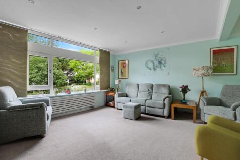 14-75f2JHPropWorld - 45 Hall Drive - 16.jpg