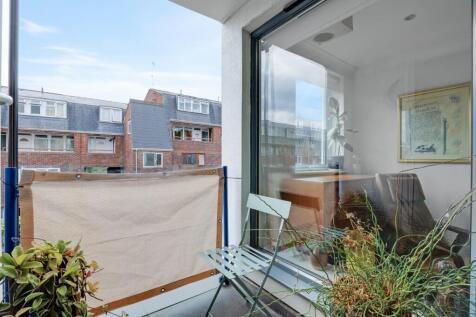 07-c3c7JHPropWorld - Flat 3, 104 Wells Park Road -