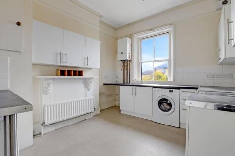 01-3670JHPropWorld - 41 Sydenham Road -13-medium.j