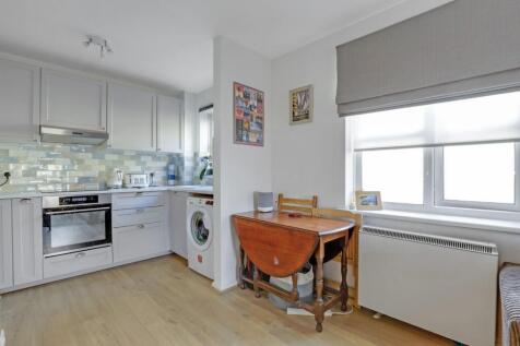 02-b110JHPropWorld - 10 Tarragon Grove - 28.jpg