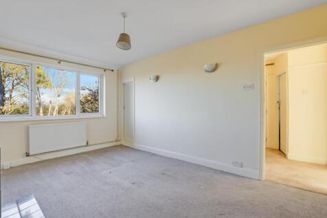 02-9dd2JHPropWorld - 142 Moremead Road - 22.jpg