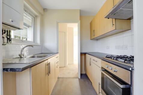 06-3d2bJHPropWorld - 142 Moremead Road - 34.jpg