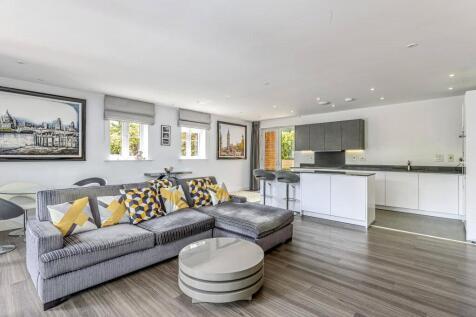 Sitting Room/Kitchen