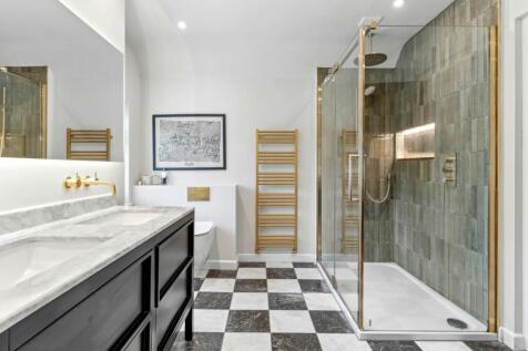 En Suite Bathroom