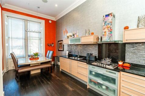 Kitchen/Dining Area