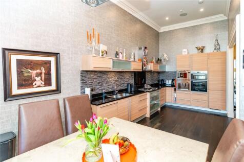 Kitchen/Dining Area
