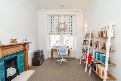 Bedroom/Office