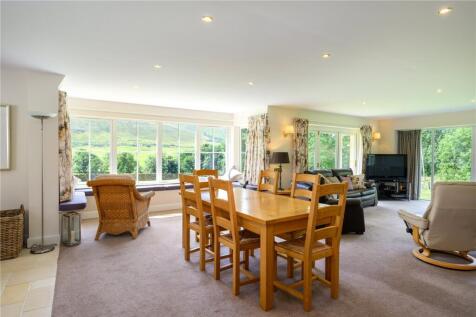 Sitting/Dining Room
