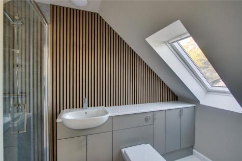 Studio Shower Room