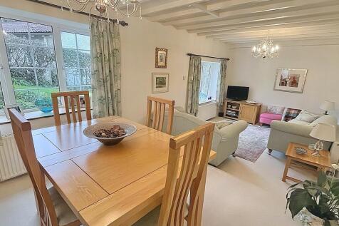 OAKINGTON BUNGALOW