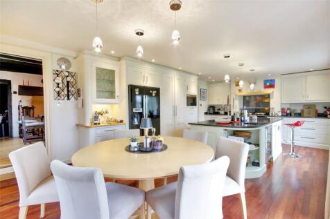 Kitchen/Breakfast Rm