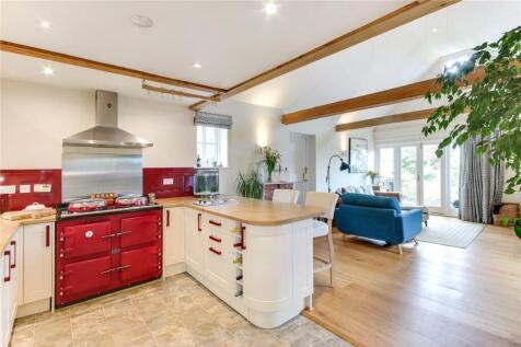 Lodge Kitchen/Dining