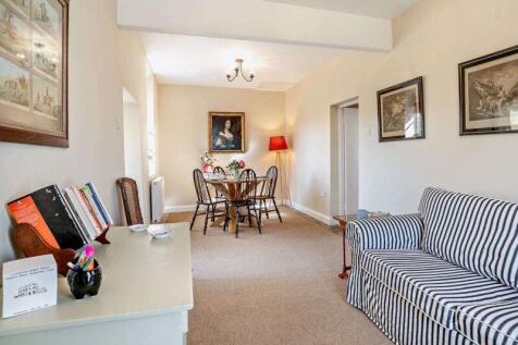 Living/dining room