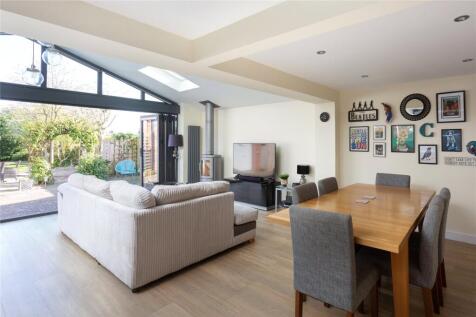 Living/Dining Area