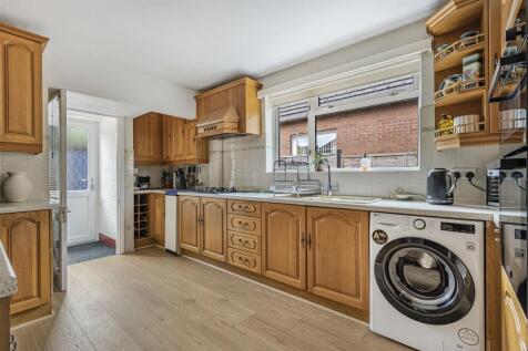 The Gables, Badby Road West