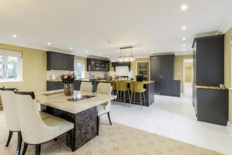 Home Farm Stables, Manor Lane