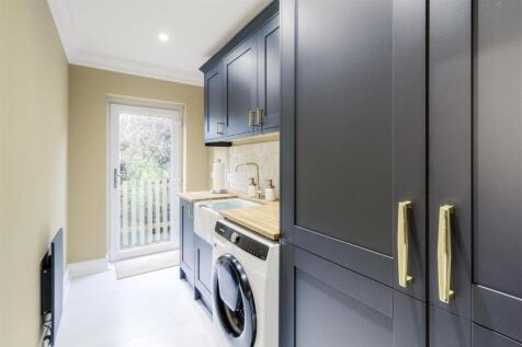 Home Farm Stables, Manor Lane