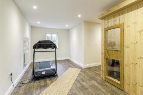 Home Farm Stables, Manor Lane