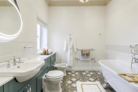 Home Farm Stables, Manor Lane