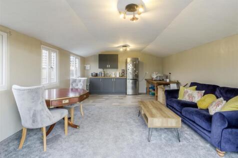 Home Farm Stables, Manor Lane