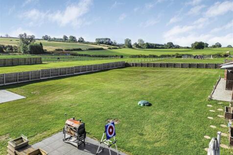 Home Farm Stables, Manor Lane