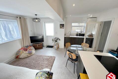 Open Plan Kitchen/ Dining Room