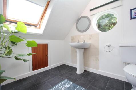 En-Suite Cloakroom/WC.