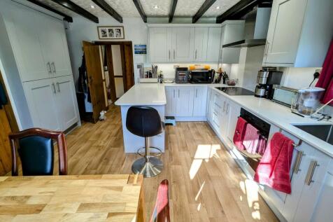 Kitchen / Breakfast Room