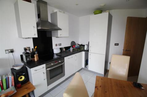 OPEN PLAN LOUNGE/KITCHEN