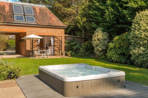 Garden/Hot Tub
