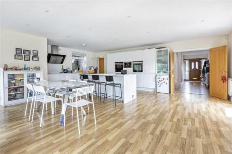 Kitchen/ Dining Room