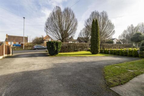 Front Garden/Drive