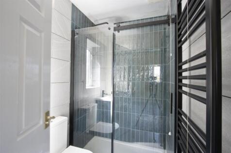 En Suite Shower Room