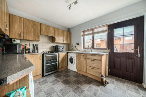 1372601-4-68fb40f...