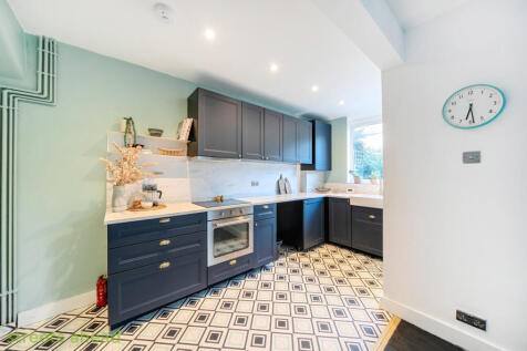 700d35a5-1d24-437...