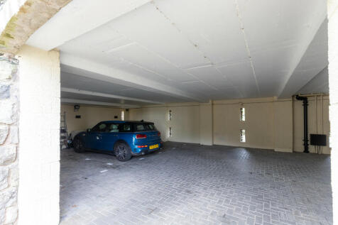 Undercover Parkin...