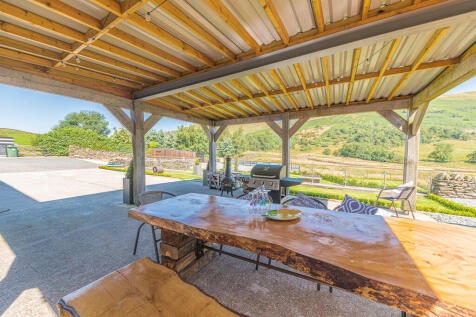 Outside dining ar...