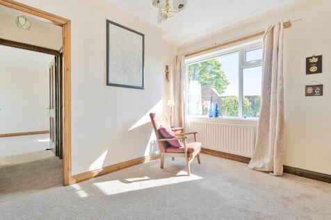 Dining Room/Bedro...