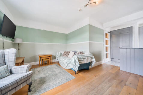 Living/Dining Are...