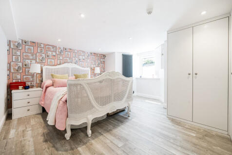 Bedroom 1 - Lower...