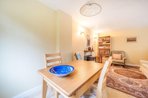 Studio Cottage Di...