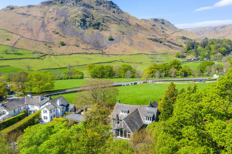 Sandal Beck and F...