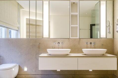 Master Bedroom - En-Suite 