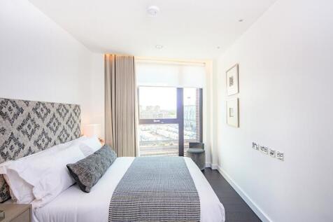 Second Bedroom (blind open)