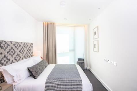 Second Bedroom (blind closed)