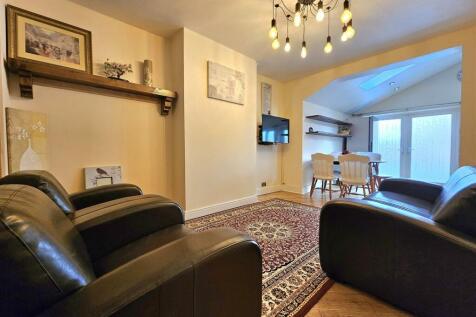 Kitchen Dining Room/Snug