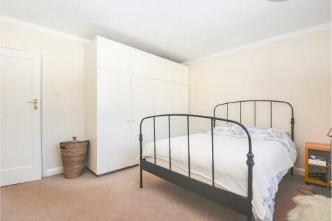 1 bedroom flats to rent in claremont, esher, surrey - rightmove