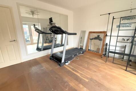 FAMILY ROOM / GROUND FLOOR BEDROOM