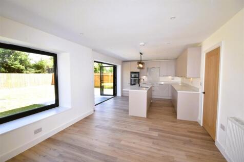 OPEN PLAN DINING KITCHEN